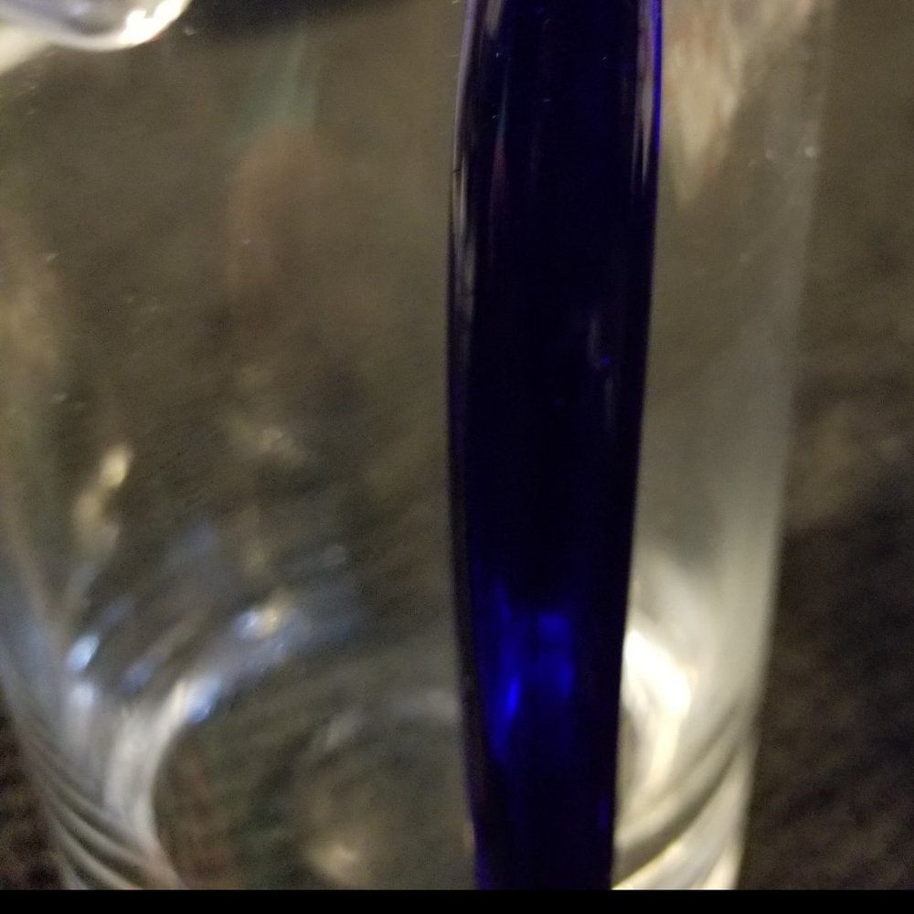 Hand Blown Art Deco Glass Vase - Picture 4 of 7